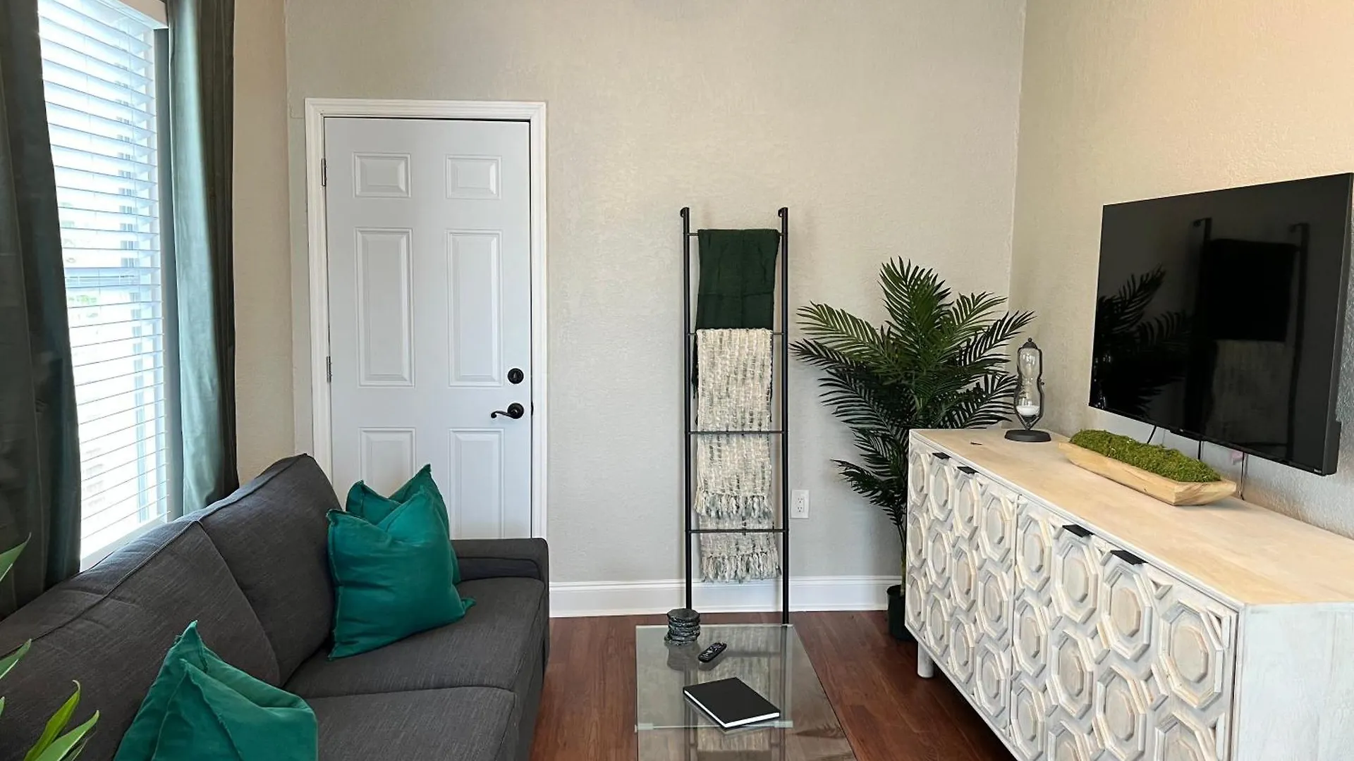 Updated Condo In Heart Of Tampa 1578